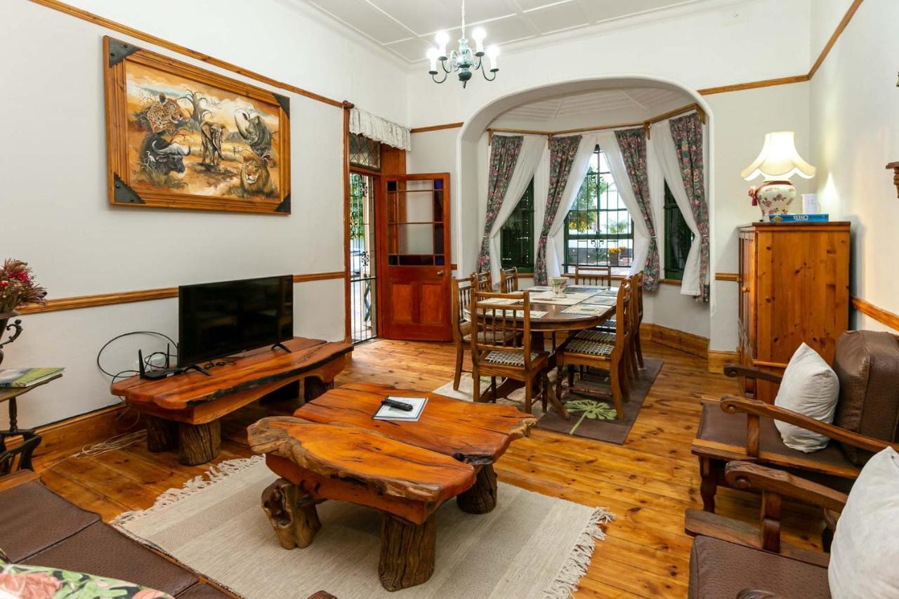 Willa Ravenscliff Self Catering Oudtshoorn Zewnętrze zdjęcie