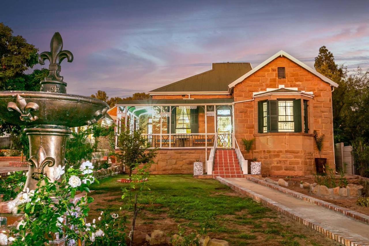 Willa Ravenscliff Self Catering Oudtshoorn Zewnętrze zdjęcie